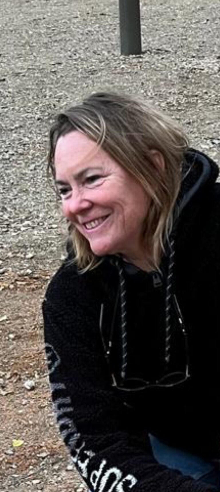 Screenshot 20250106 223331 WhatsAppBusiness 768x1713